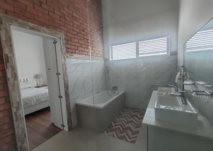 4 Bedroom Property for Sale in Noorsekloof Eastern Cape